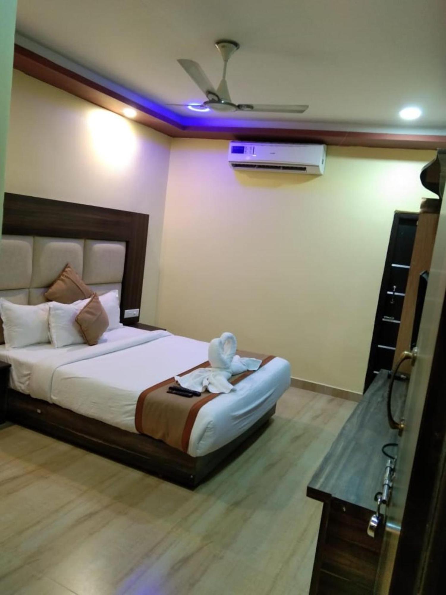 Gold India Beach Resort Govind Nagar 외부 사진